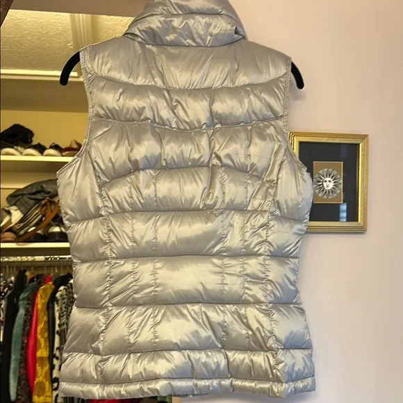 Calvin Klein Women's Silver Puffer Vest - Picture 7 of 7